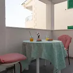 Laura Apartment