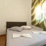 Laura Apartment *