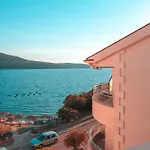 Apartman Laura *