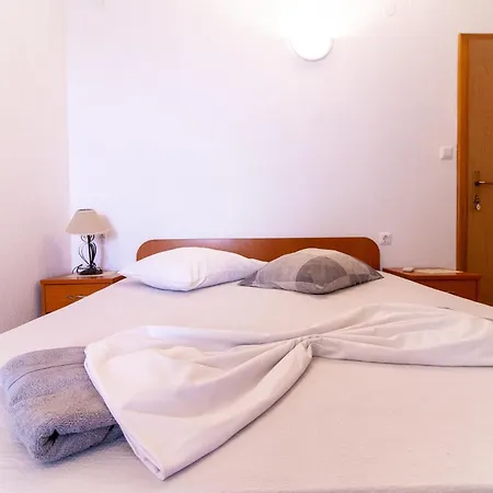 Laura Apartment